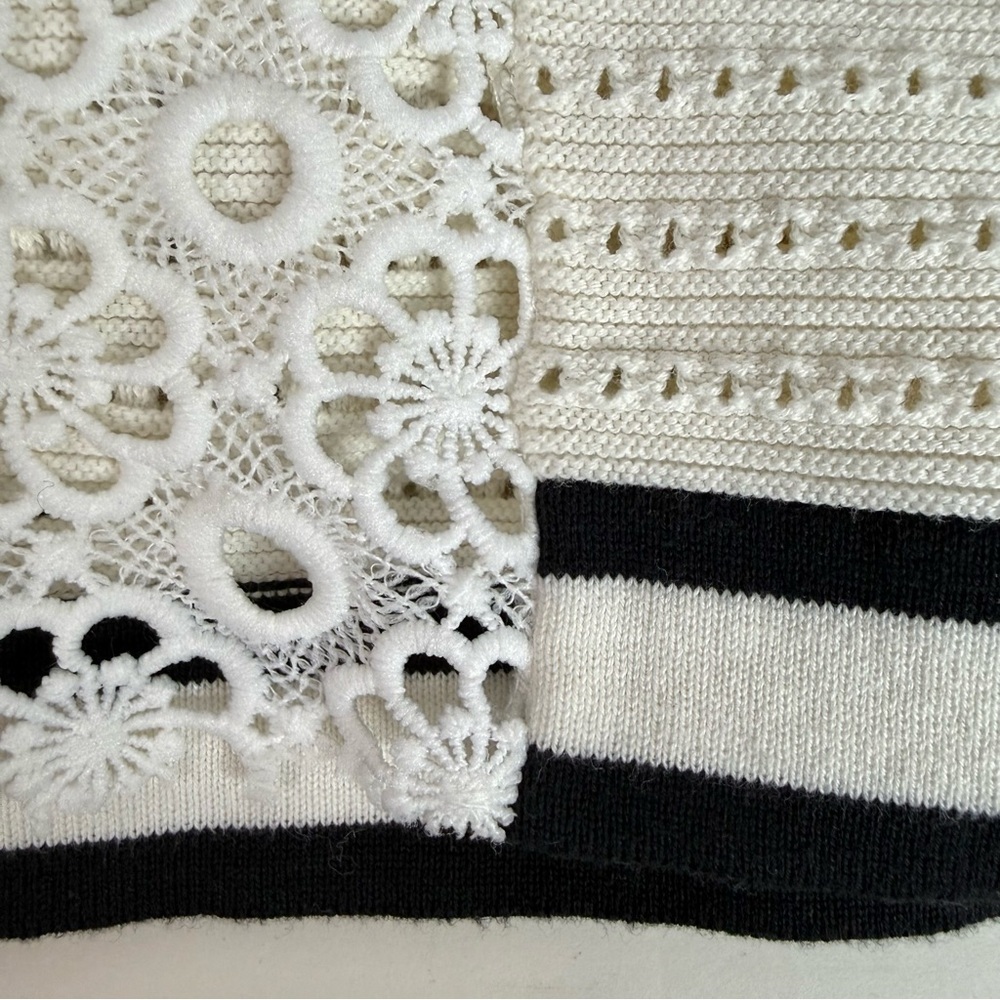 FRENCH CONNECTION Women Small Textured White Knit V-Neck Sweater Generous Sizing - Picture 9 of 16